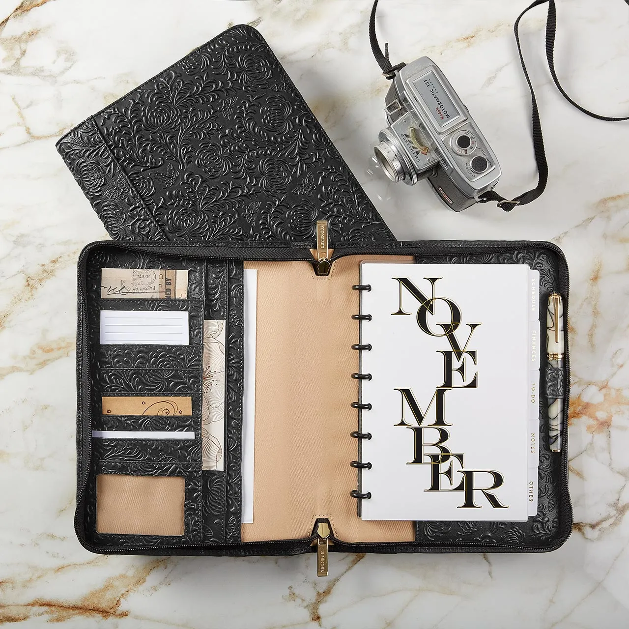 Impressions Circa Zip Pro Folio