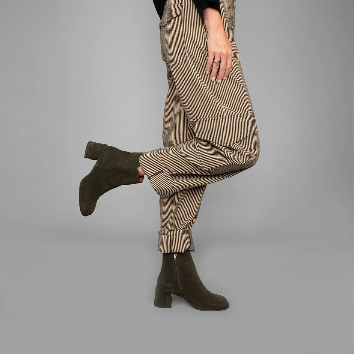 Mona Khaki Suede