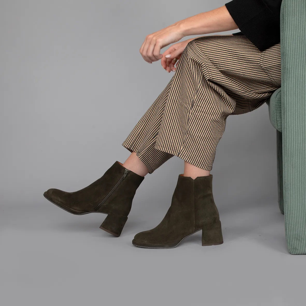 Mona Khaki Suede