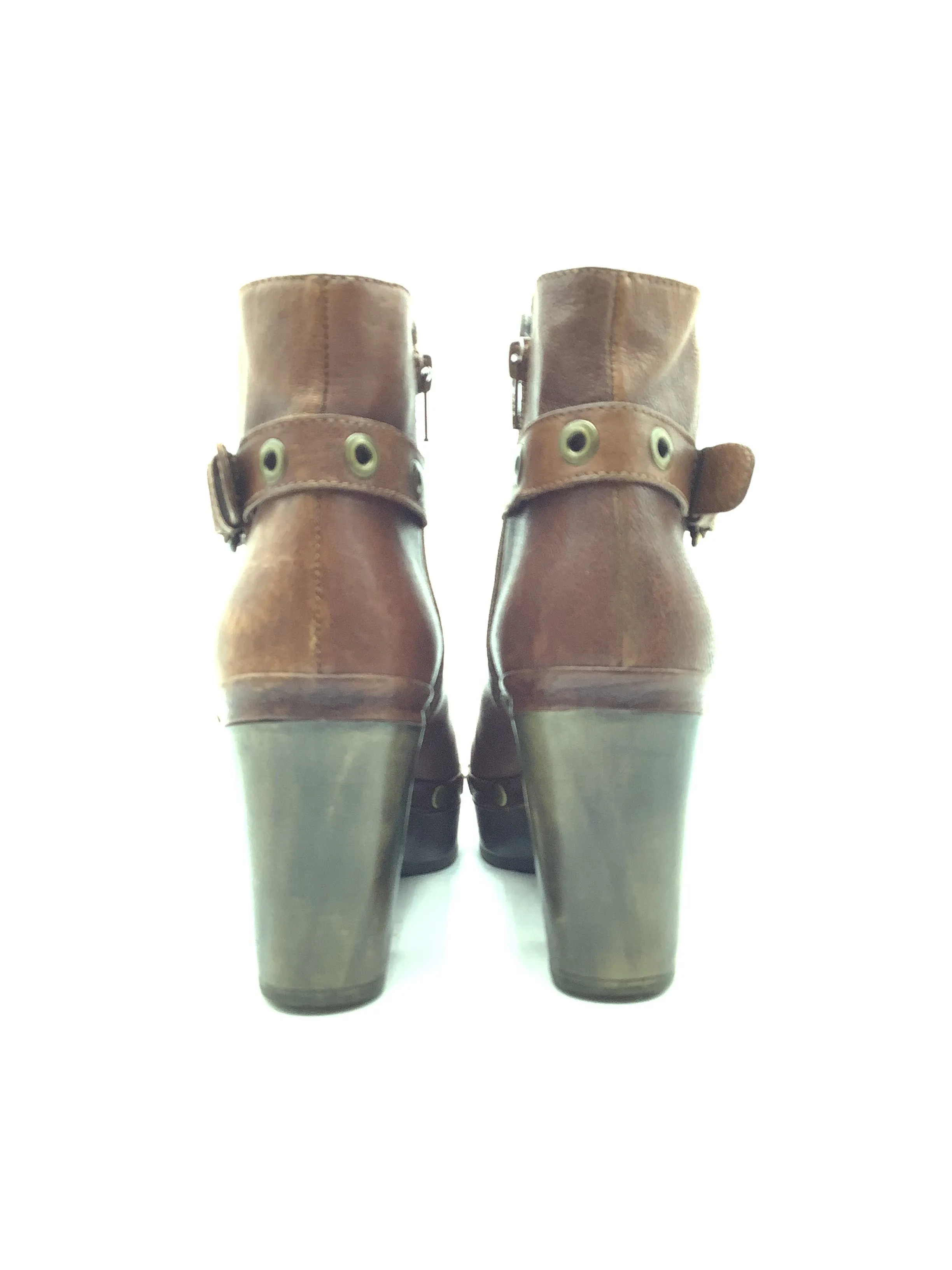 Stuart Weitzman Platform Ankle Bootie  Size: 8