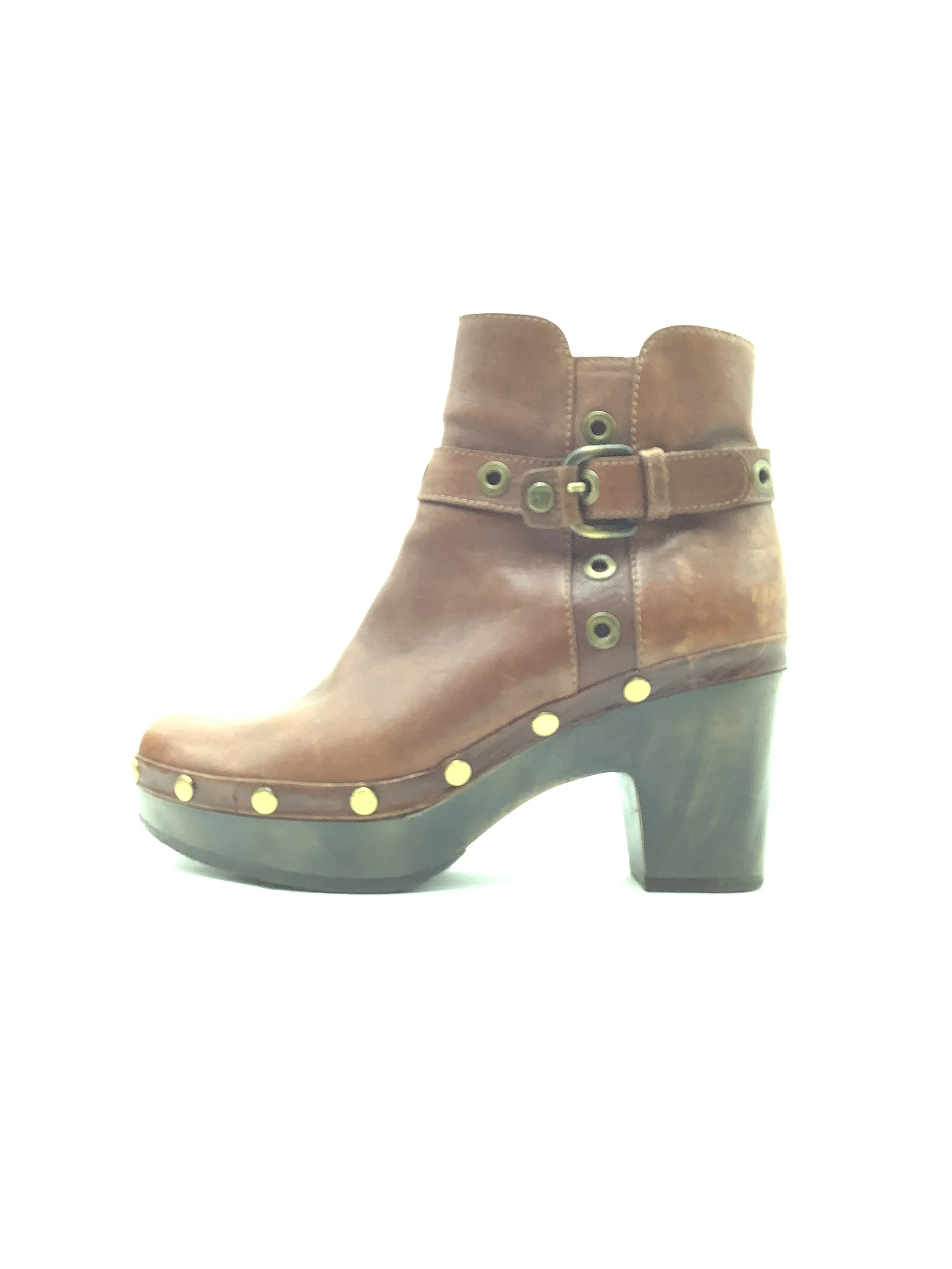 Stuart Weitzman Platform Ankle Bootie  Size: 8