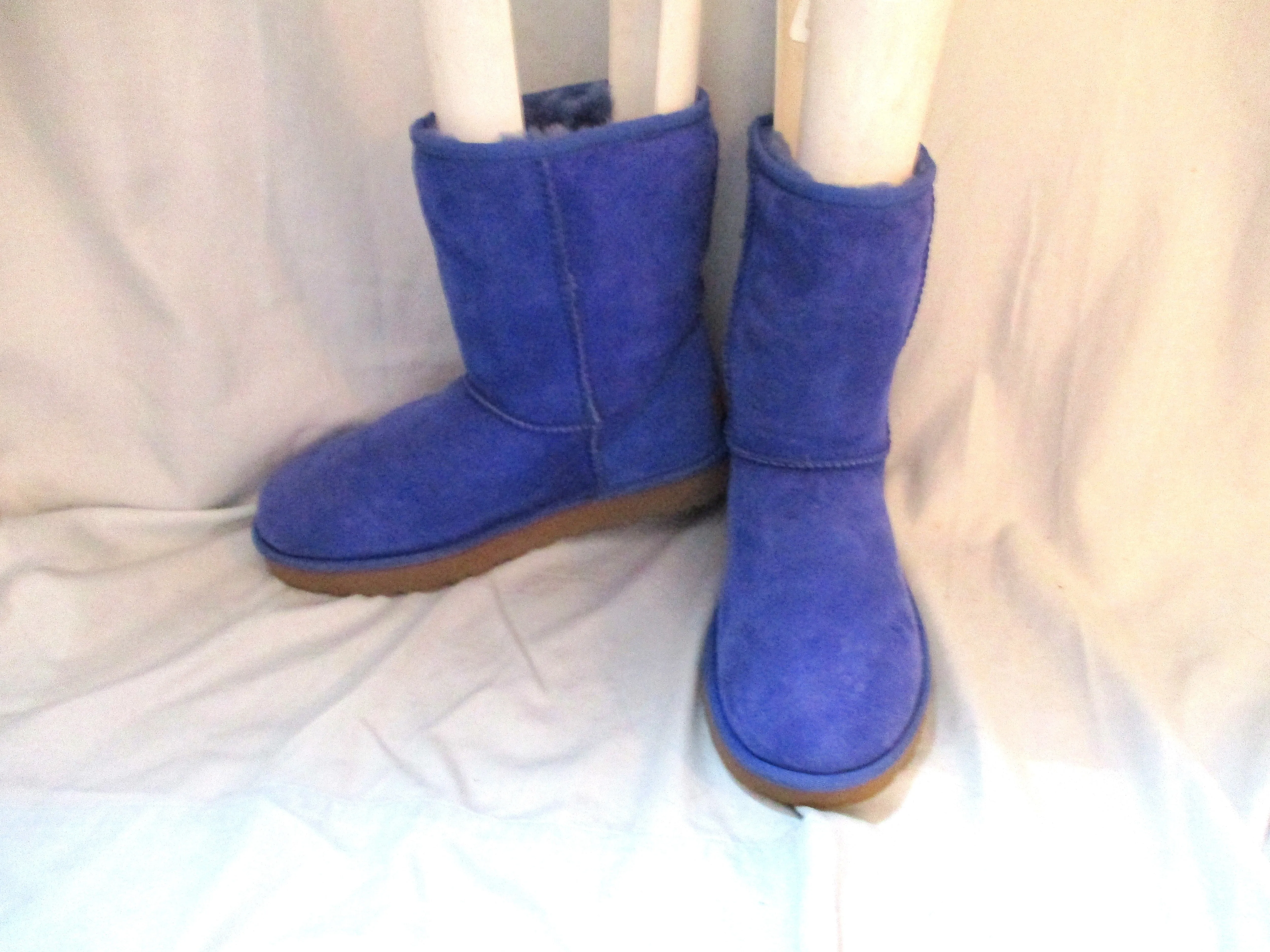 Womens UGG AUSTRALIA 1016223 CLASSIC Short II Suede Winter BOOT Shearling PURPLE 9 Snow