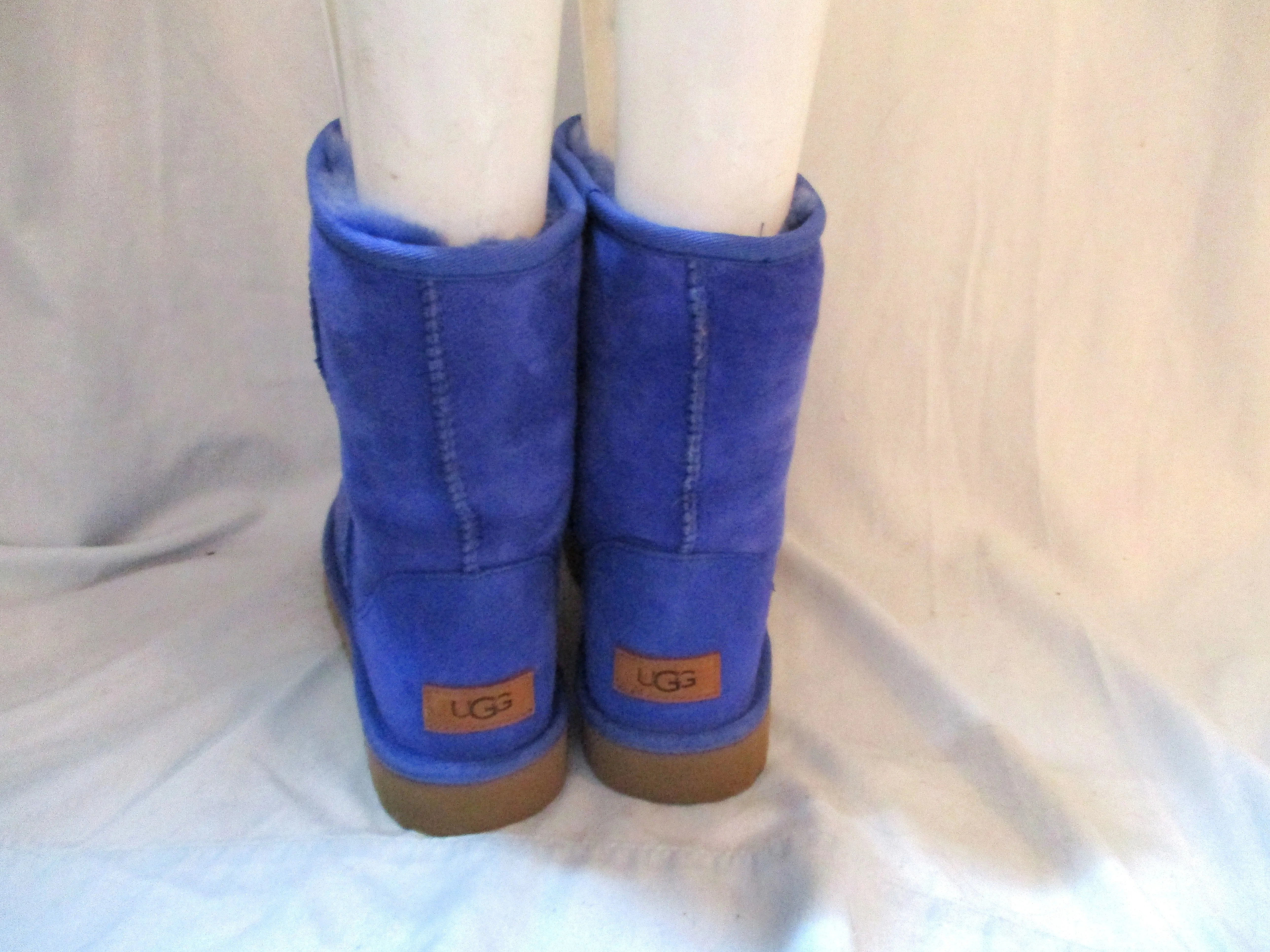 Womens UGG AUSTRALIA 1016223 CLASSIC Short II Suede Winter BOOT Shearling PURPLE 9 Snow