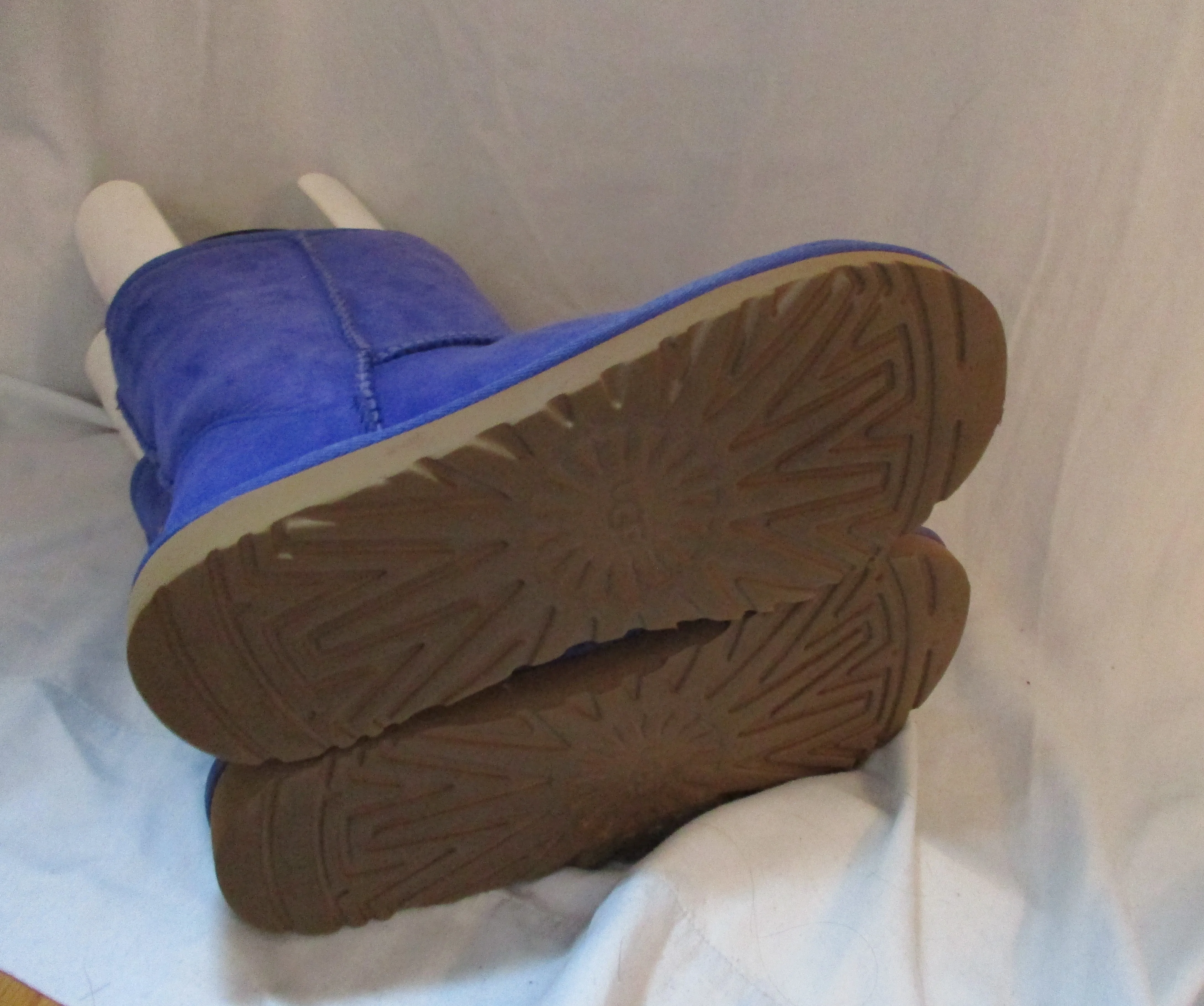 Womens UGG AUSTRALIA 1016223 CLASSIC Short II Suede Winter BOOT Shearling PURPLE 9 Snow
