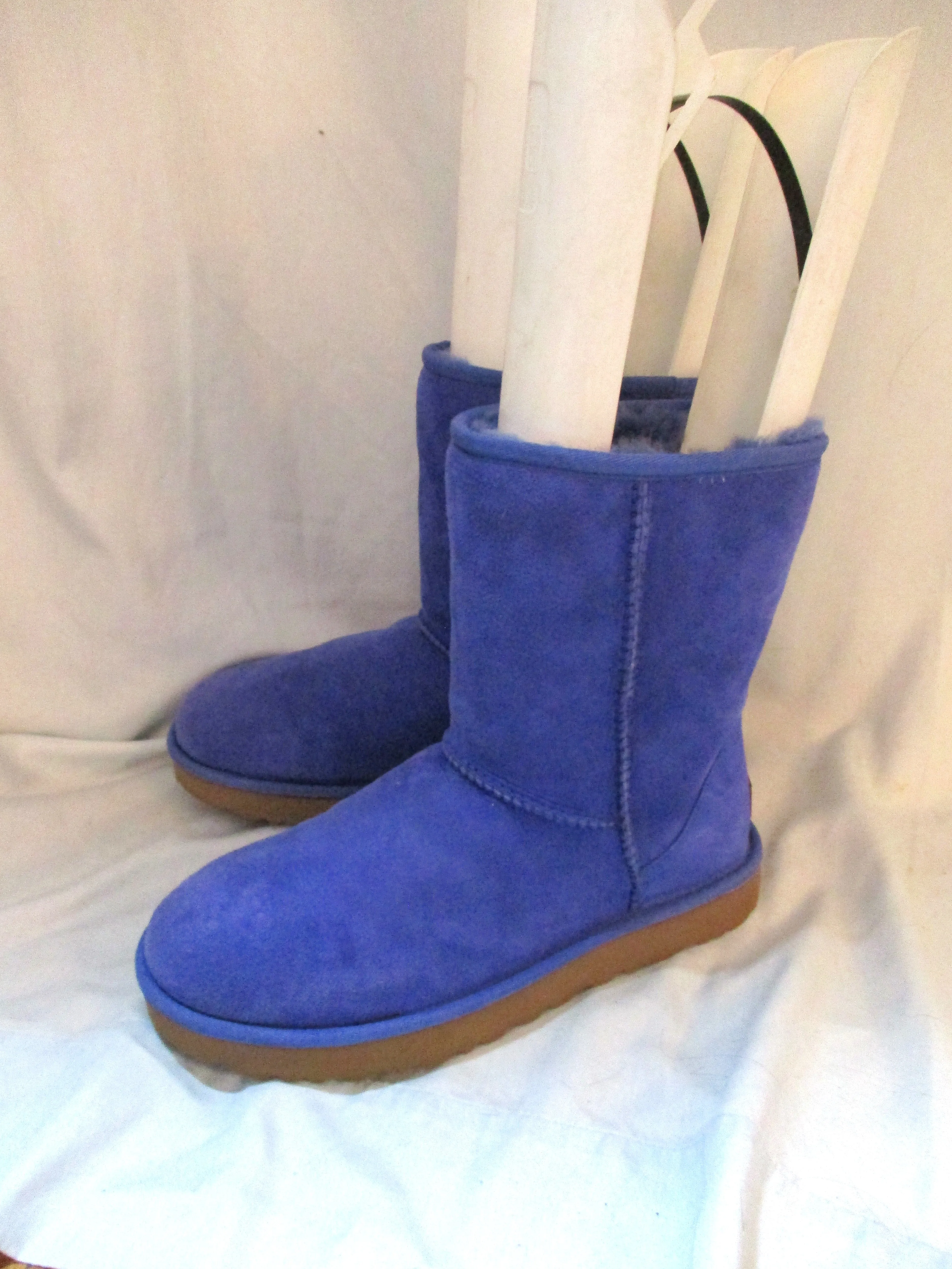 Womens UGG AUSTRALIA 1016223 CLASSIC Short II Suede Winter BOOT Shearling PURPLE 9 Snow